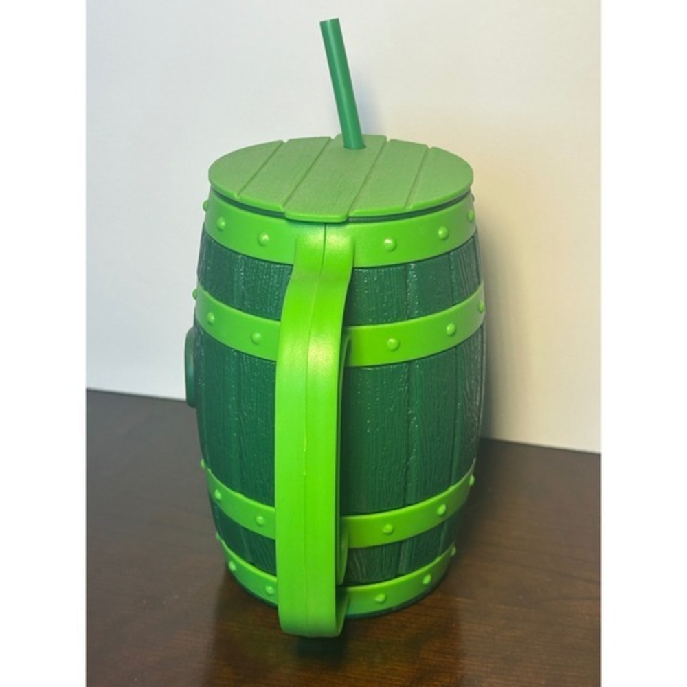St Patricks Day Green Barrel Mug Set of 2 Plastic Shamrock Beer Stein with Straw - Picture 10 of 14